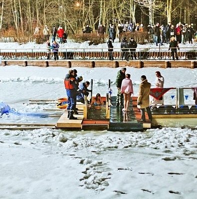 В 10 московских парках будут оборудованы купели для крещенских купаний