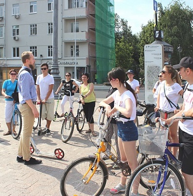 Велосипедно-самокатная экскурсия «Гоголевская Москва»