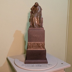 Макет памятника Николаяю Гоголю